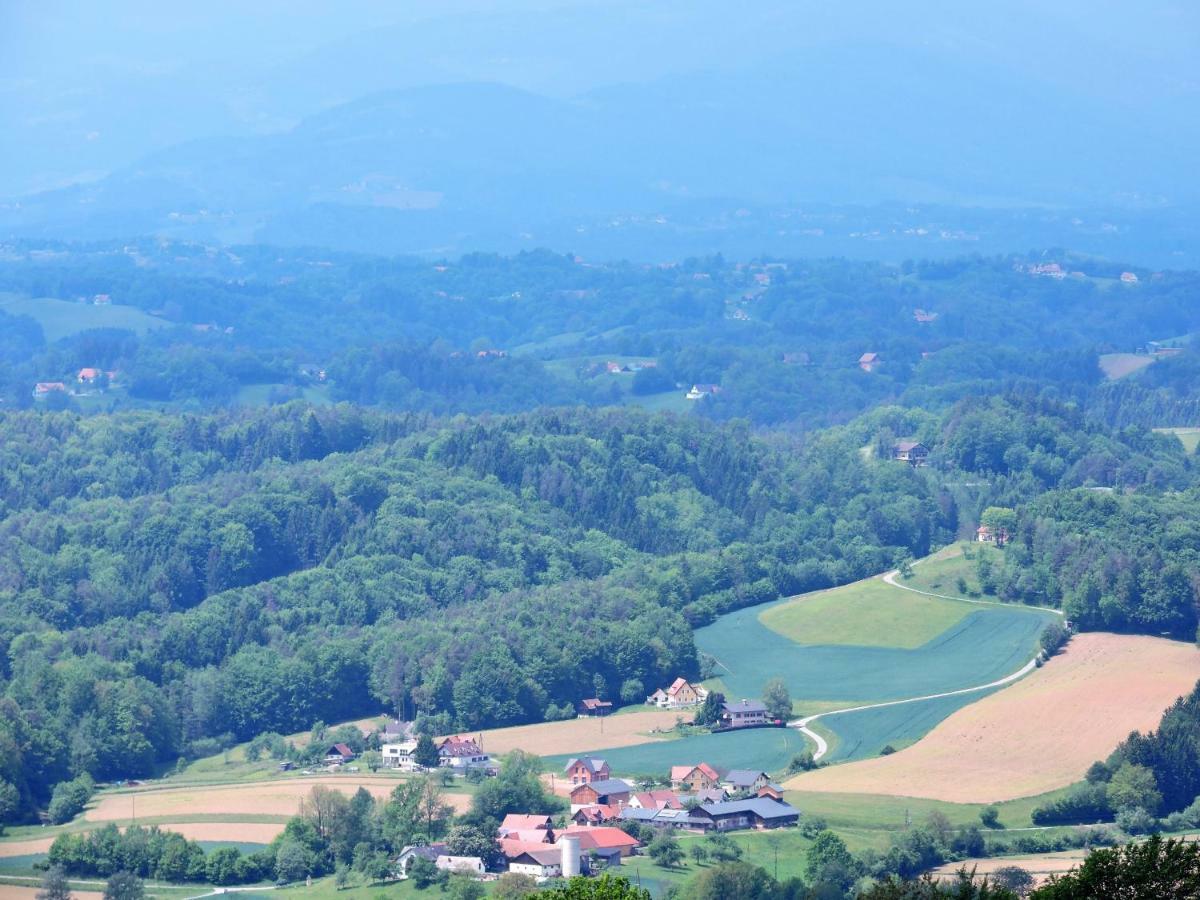 Gaestezimmer Klopfer Sankt Johann im Saggautal Exterior foto