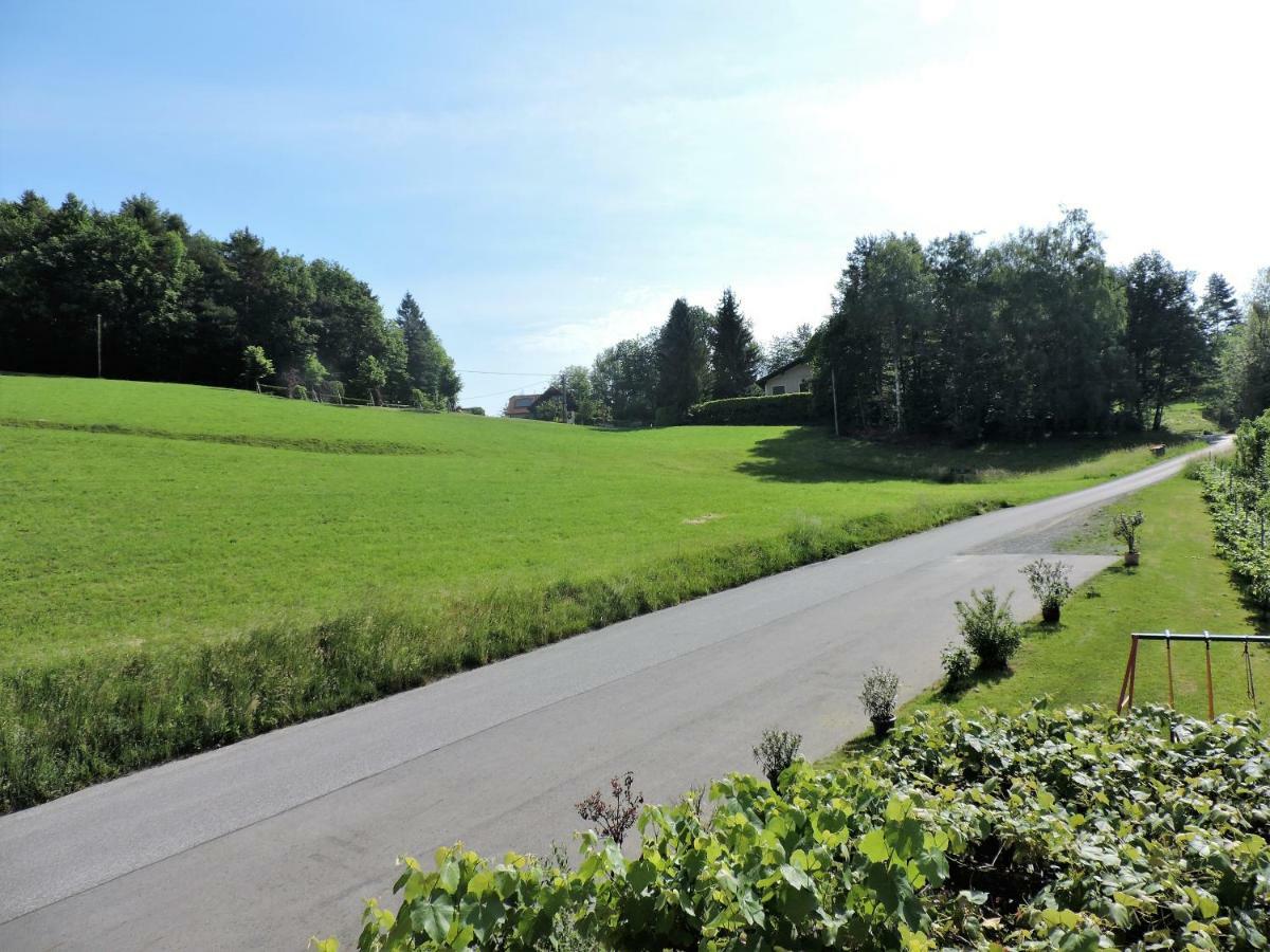 Gaestezimmer Klopfer Sankt Johann im Saggautal Exterior foto