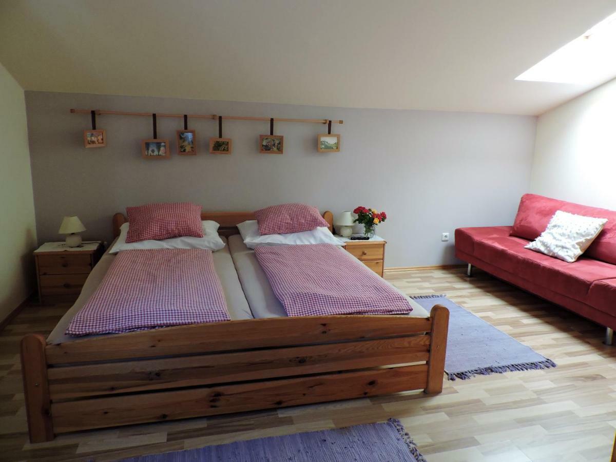 Gaestezimmer Klopfer Sankt Johann im Saggautal Exterior foto